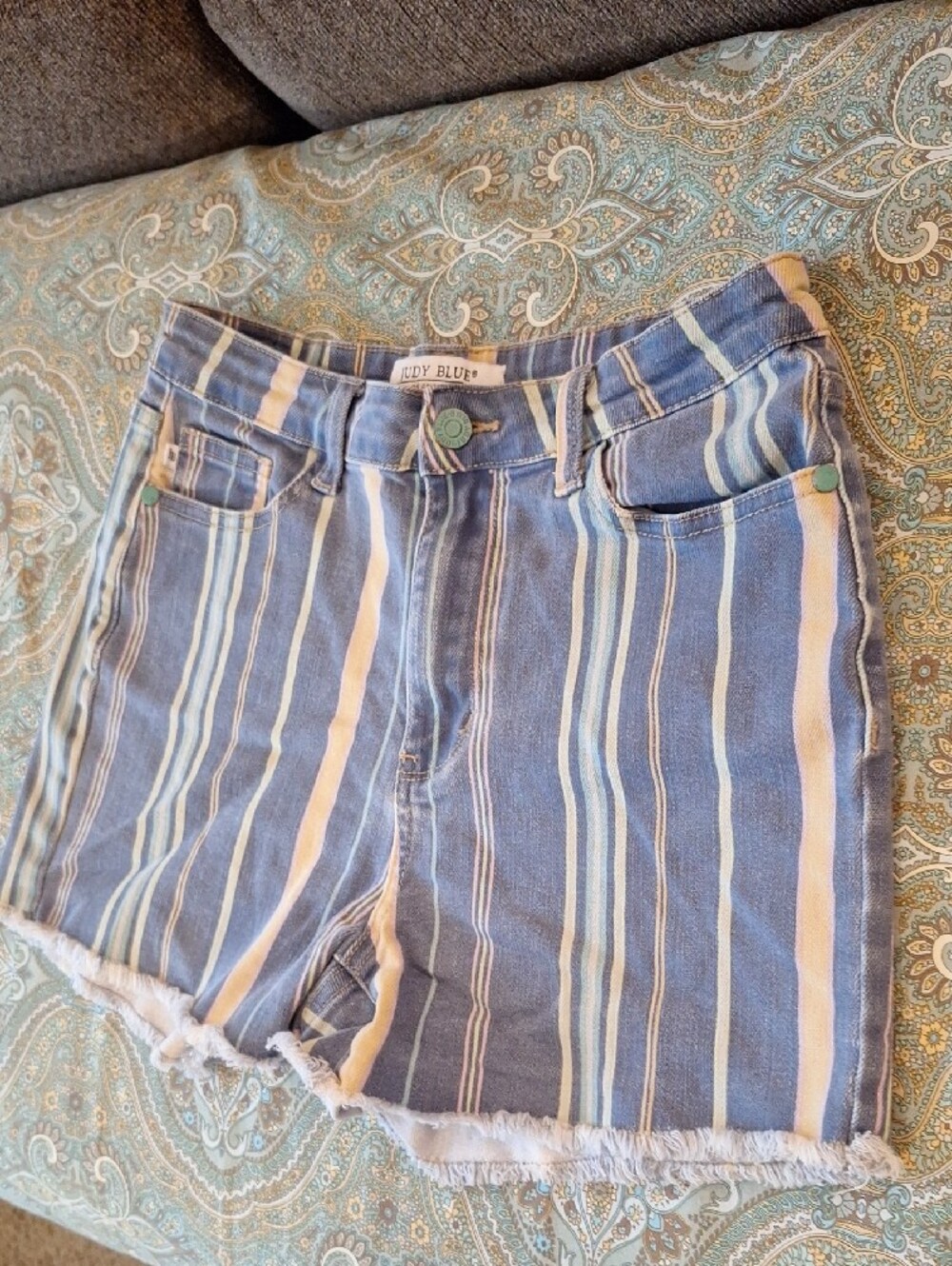 Judy Blue Blue & Cream Striped Frayed Denim Shorts. Size Medium - Picture 2 of 6
